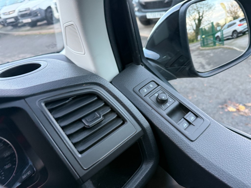 Used Volkswagen Transporter Shuttle 2018 for sale - 76640617: Photo 18