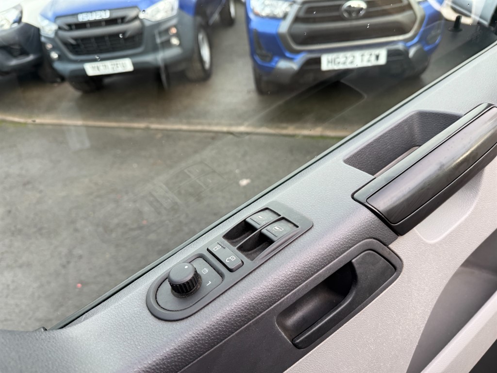 Used Volkswagen Transporter 2015 for sale - 77186573: Photo 19