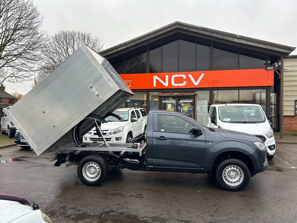 Used Isuzu D-Max 2023 for sale - 77619478: Photo 2