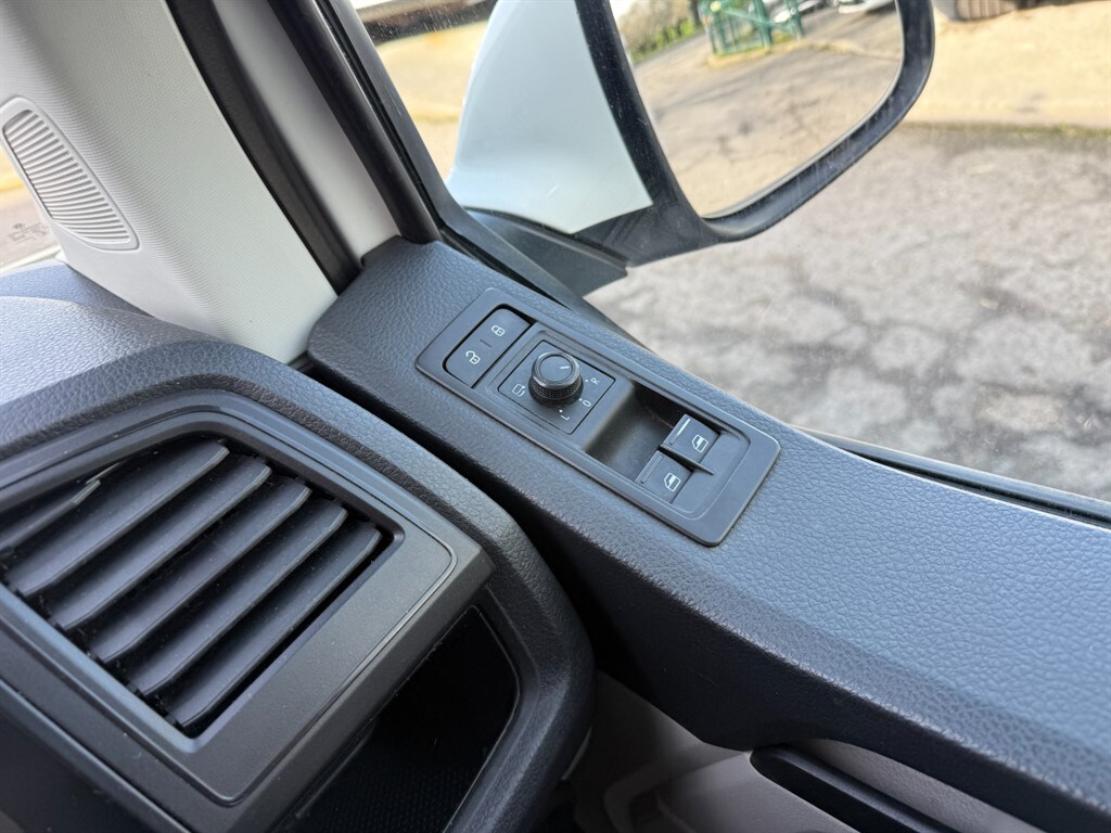 Used Volkswagen Transporter 2019 for sale - 77679121: Photo 18