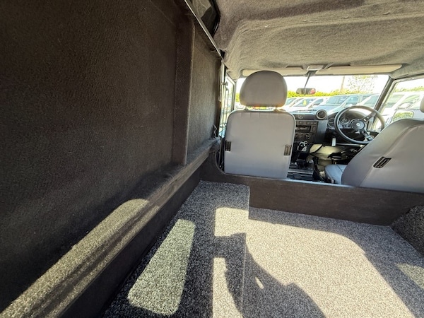 Used Land Rover Defender 90 2013 for sale - 75572021: Photo 17
