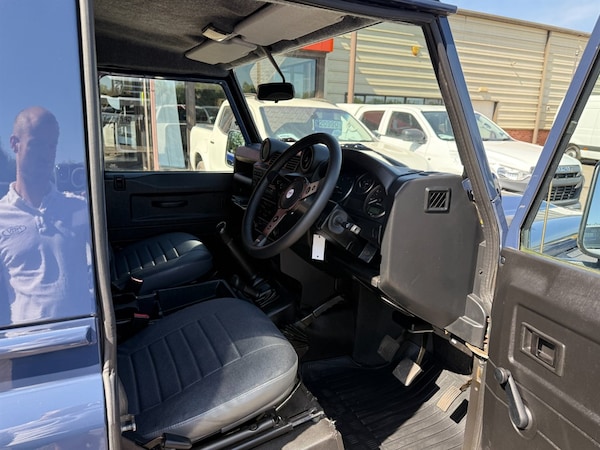 Used Land Rover Defender 90 2013 for sale - 75572021: Photo 24