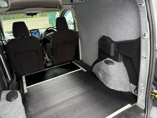 Used Ford Transit Courier 2017 for sale - 76290149: Photo 13