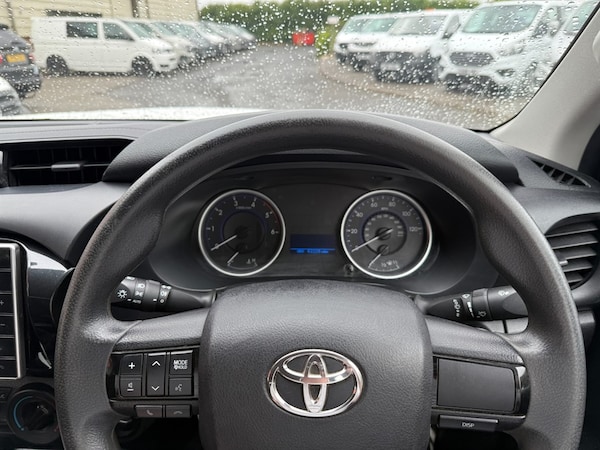 Used Toyota Hilux 2020 for sale - 75571330: Photo 16