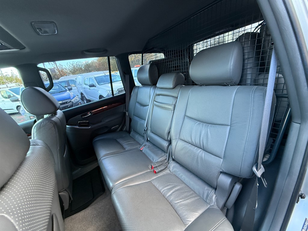 Used Toyota Land Cruiser 2006 for sale - 76400925: Photo 9