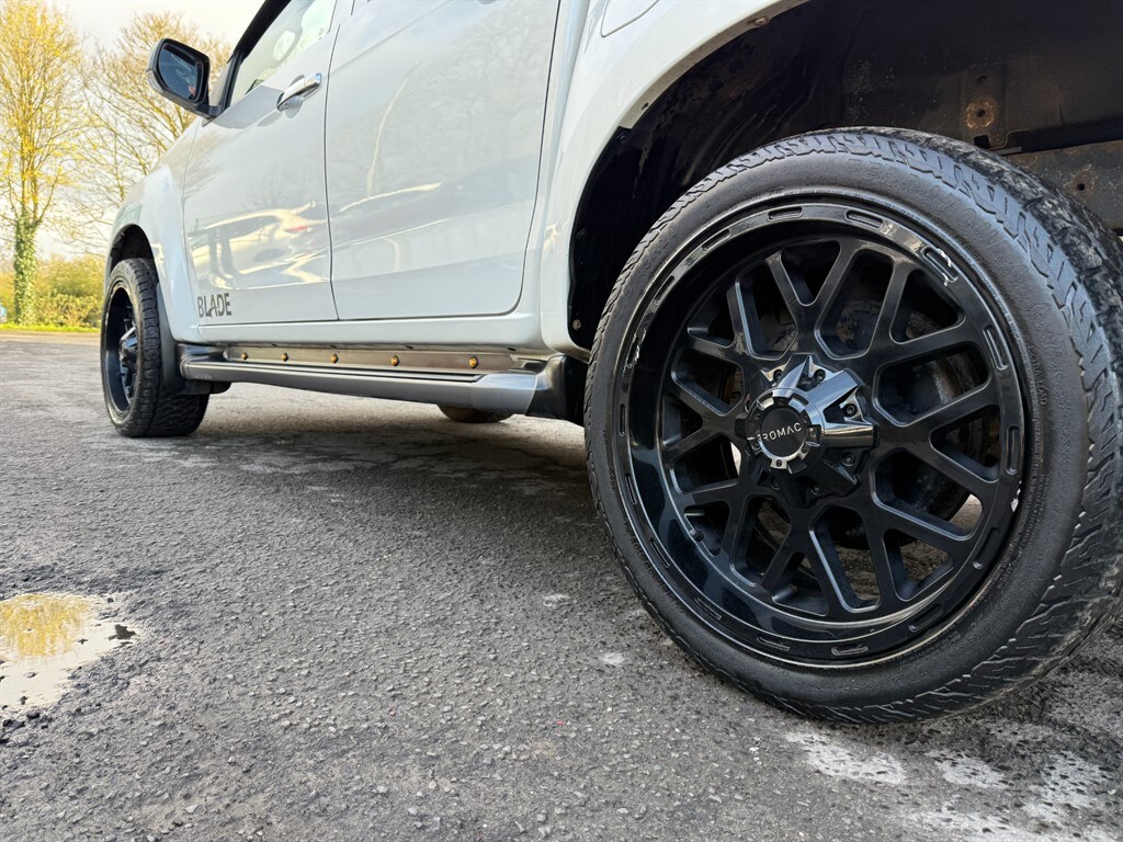 Used Isuzu D-Max 2017 for sale - 78049952: Photo 13