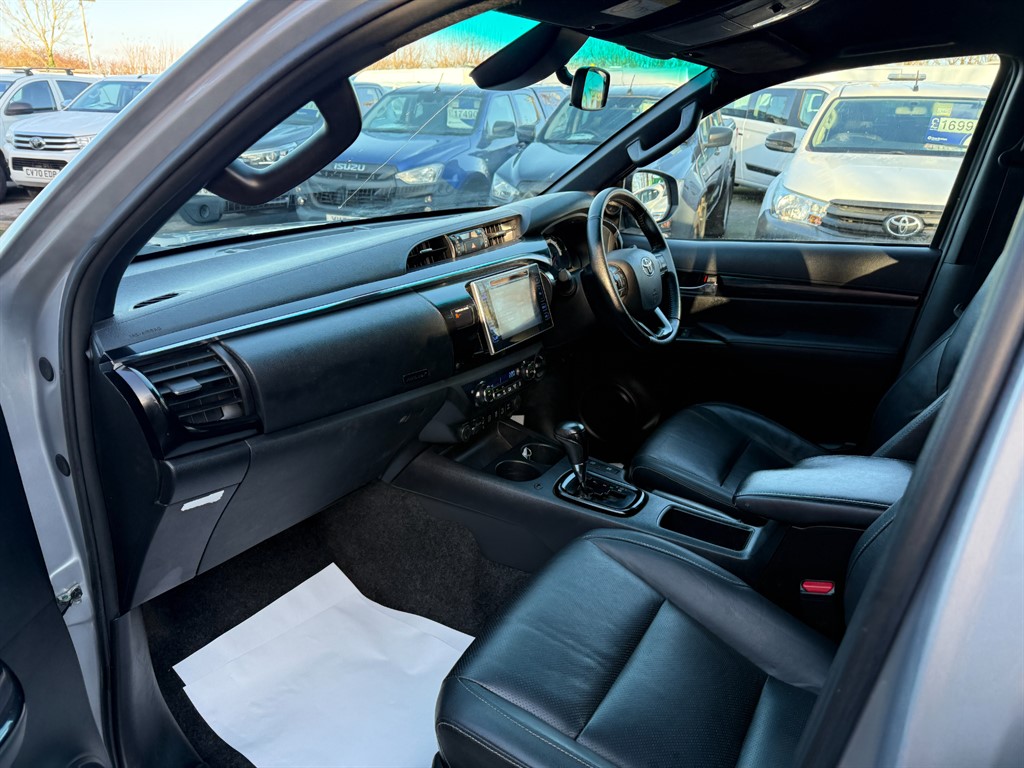 Used Toyota Hilux 2020 for sale - 77005600: Photo 11