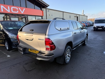 Used Toyota Hilux 2020 for sale - 77005600: Photo