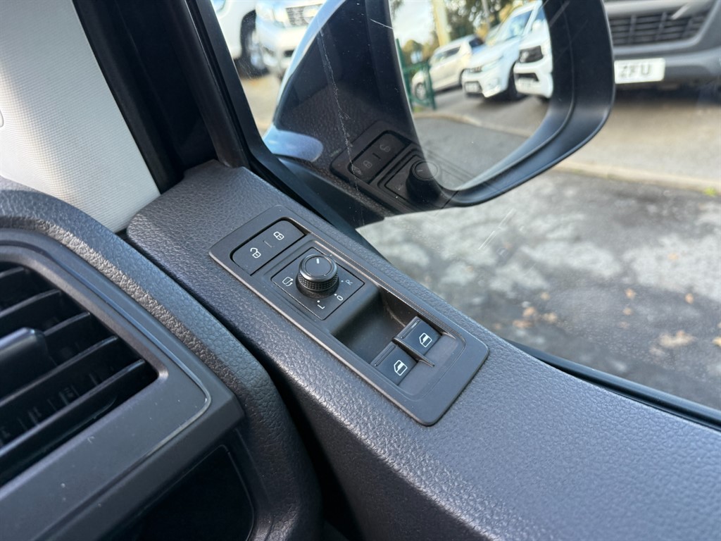 Used Volkswagen Transporter 2018 for sale - 76375644: Photo 19