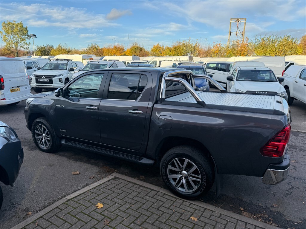 Used Toyota Hilux 2018 for sale - 76438234: Photo 10