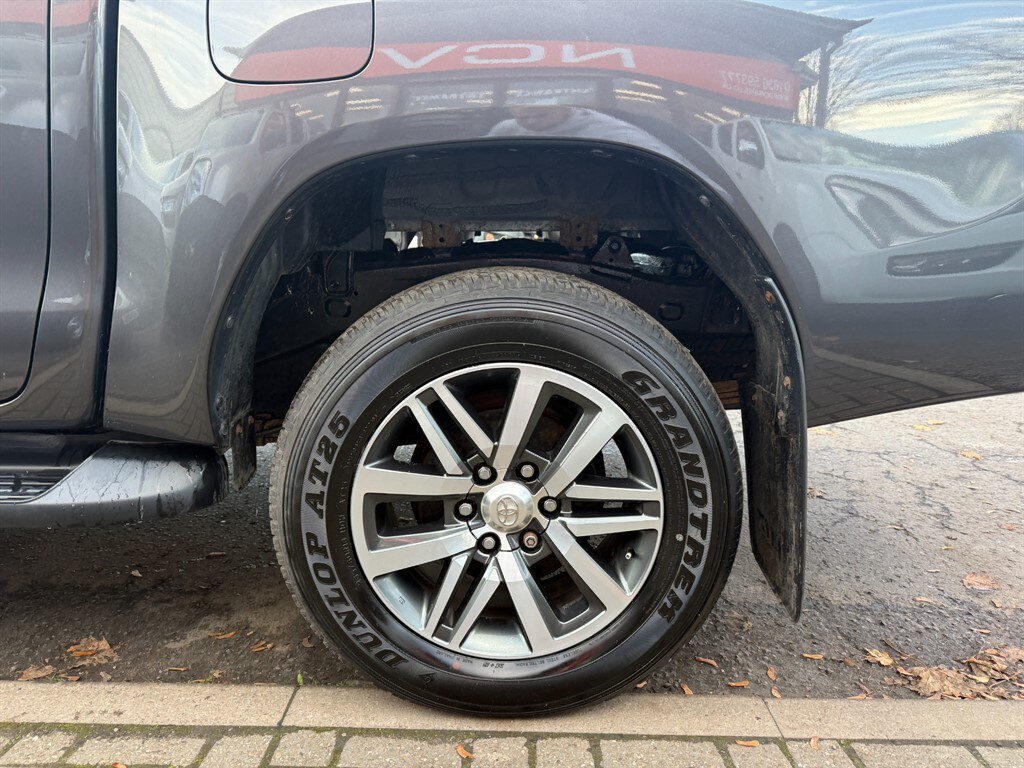 Used Toyota Hilux 2018 for sale - 76438234: Photo 11