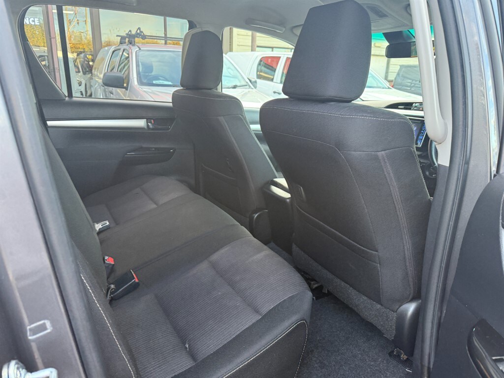 Used Toyota Hilux 2018 for sale - 76438234: Photo 15