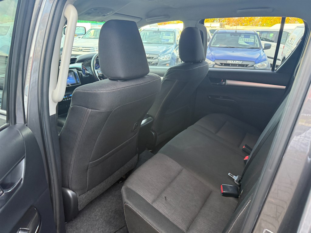 Used Toyota Hilux 2018 for sale - 76438234: Photo 16