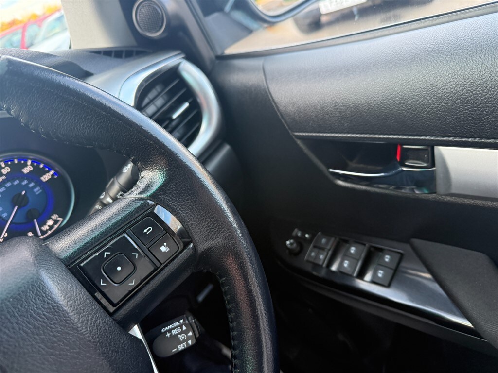 Used Toyota Hilux 2018 for sale - 76438234: Photo 20
