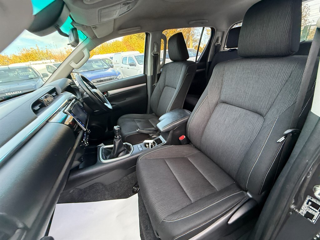 Used Toyota Hilux 2018 for sale - 76438234: Photo 8