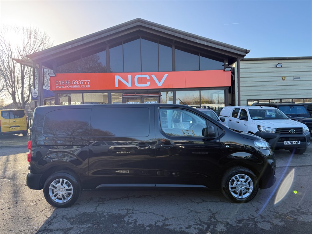 Used Vauxhall Vivaro 2020 for sale - 76615920: Photo 2