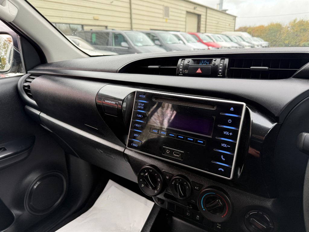 Used Toyota Hilux 2016 for sale - 76404920: Photo 15