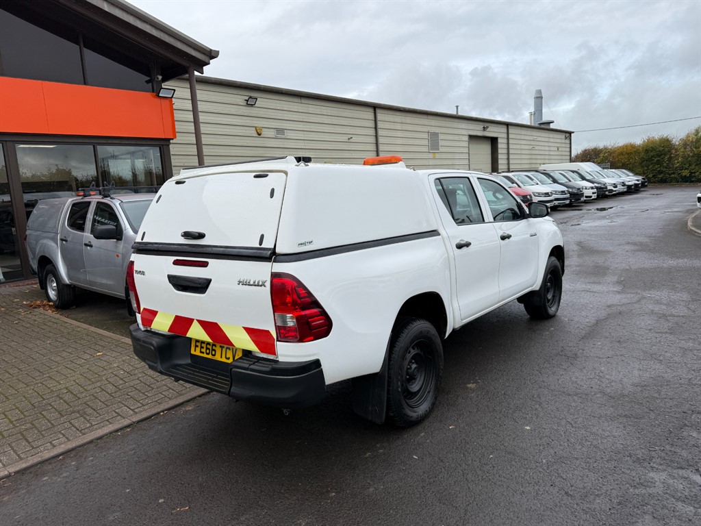 Used Toyota Hilux 2016 for sale - 76404920: Photo 4