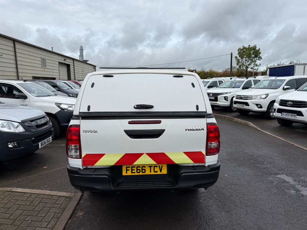 Used Toyota Hilux 2016 for sale - 76404920: Photo 5