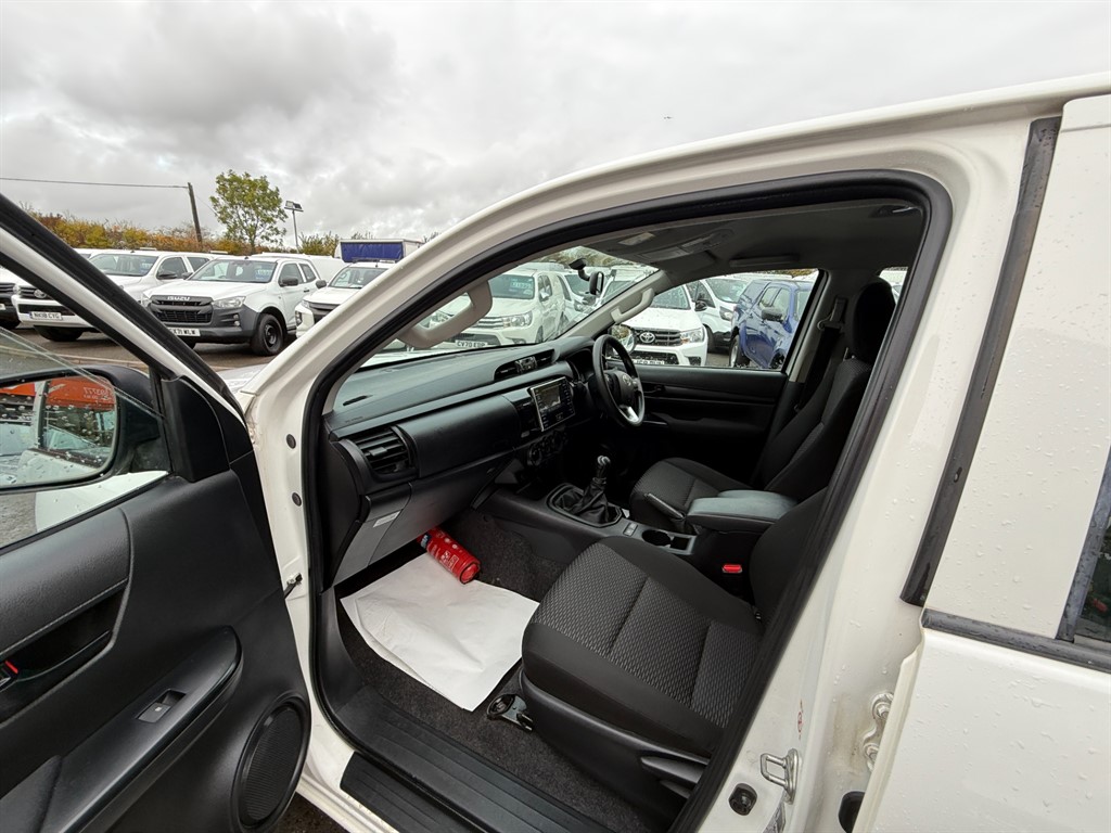 Used Toyota Hilux 2016 for sale - 76404920: Photo 9