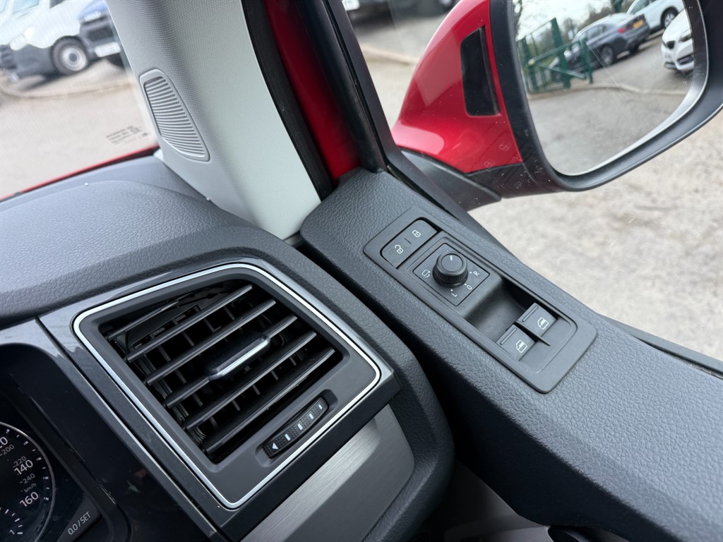 Used Volkswagen Transporter 2018 for sale - 77988822: Photo 26