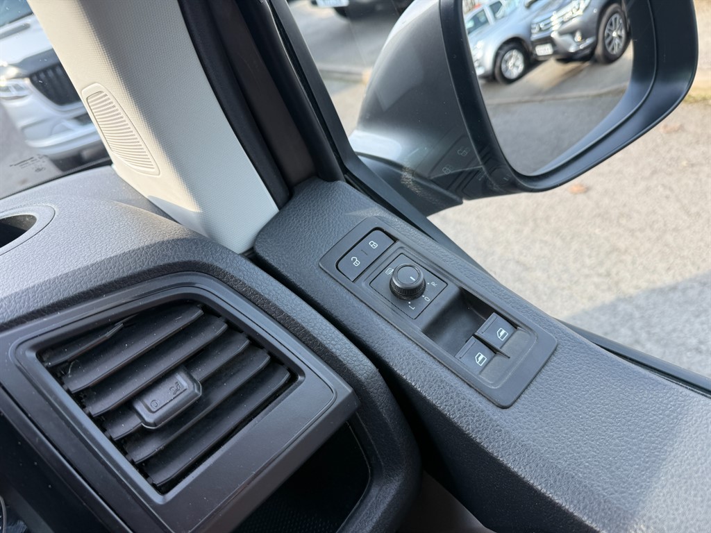 Used Volkswagen Transporter 2016 for sale - 77965526: Photo 18