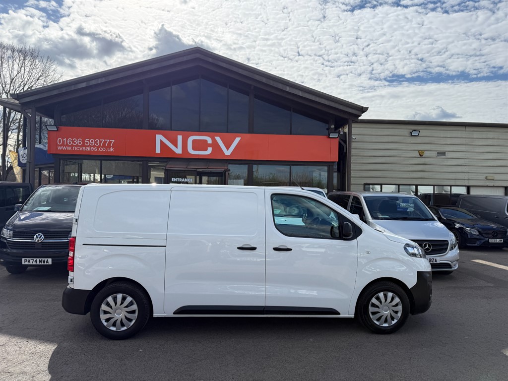 Used Vauxhall Vivaro 2022 for sale - 78037006: Photo 2