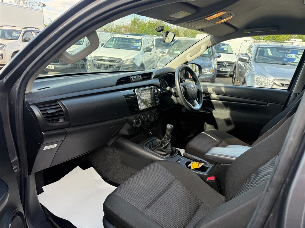 Used Toyota Hilux 2018 for sale - 78207004: Photo 15