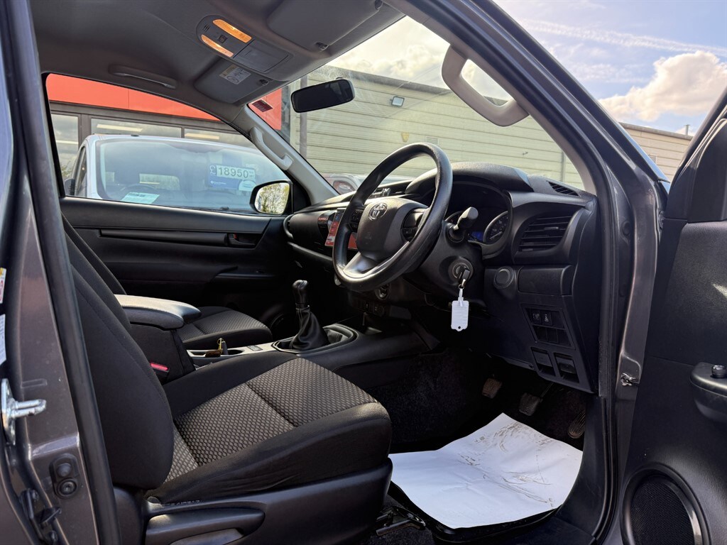 Used Toyota Hilux 2018 for sale - 78207004: Photo 16