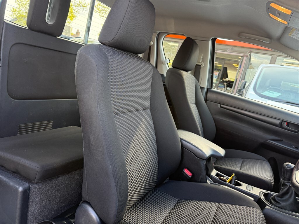 Used Toyota Hilux 2018 for sale - 78207004: Photo 17