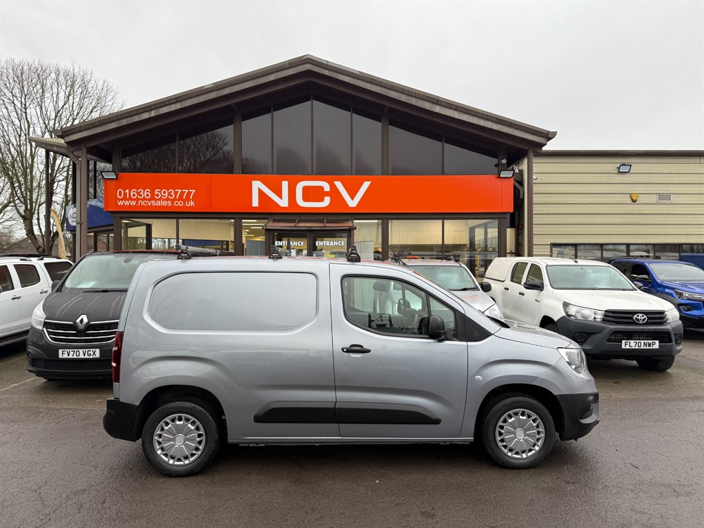 Used Vauxhall Combo 2021 for sale - 76999798: Photo 2