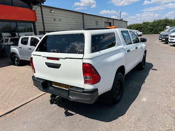 Used Toyota Hilux 2018 for sale - 79270128: Photo