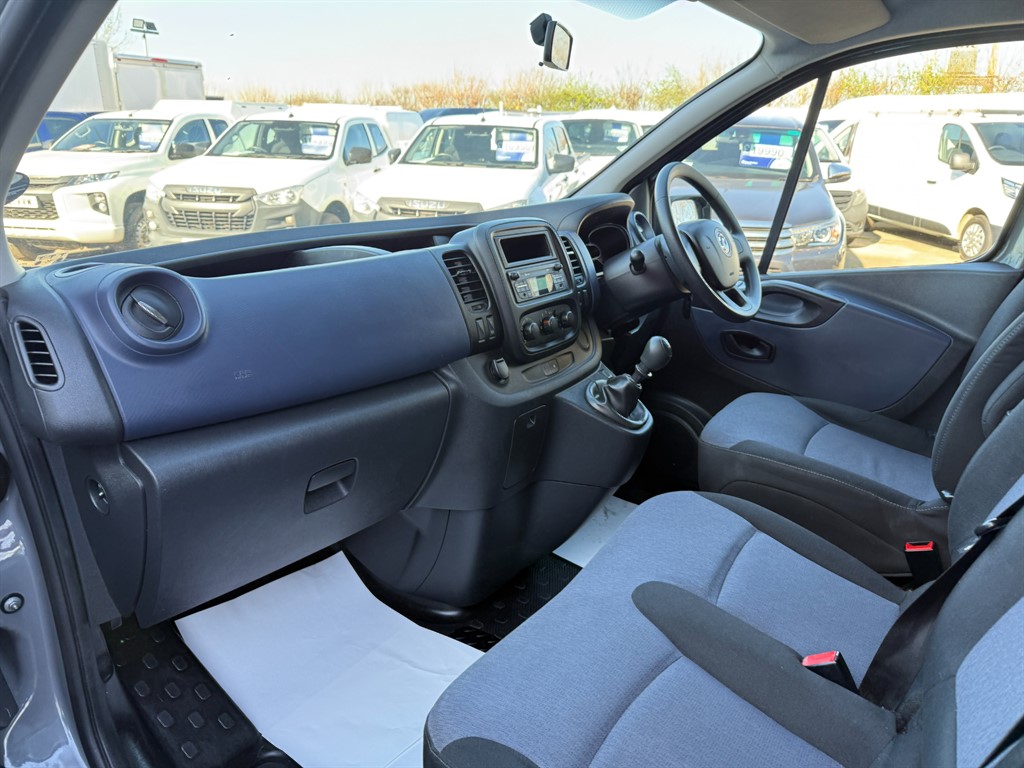 Used Vauxhall Vivaro 2015 for sale - 77950997: Photo 13