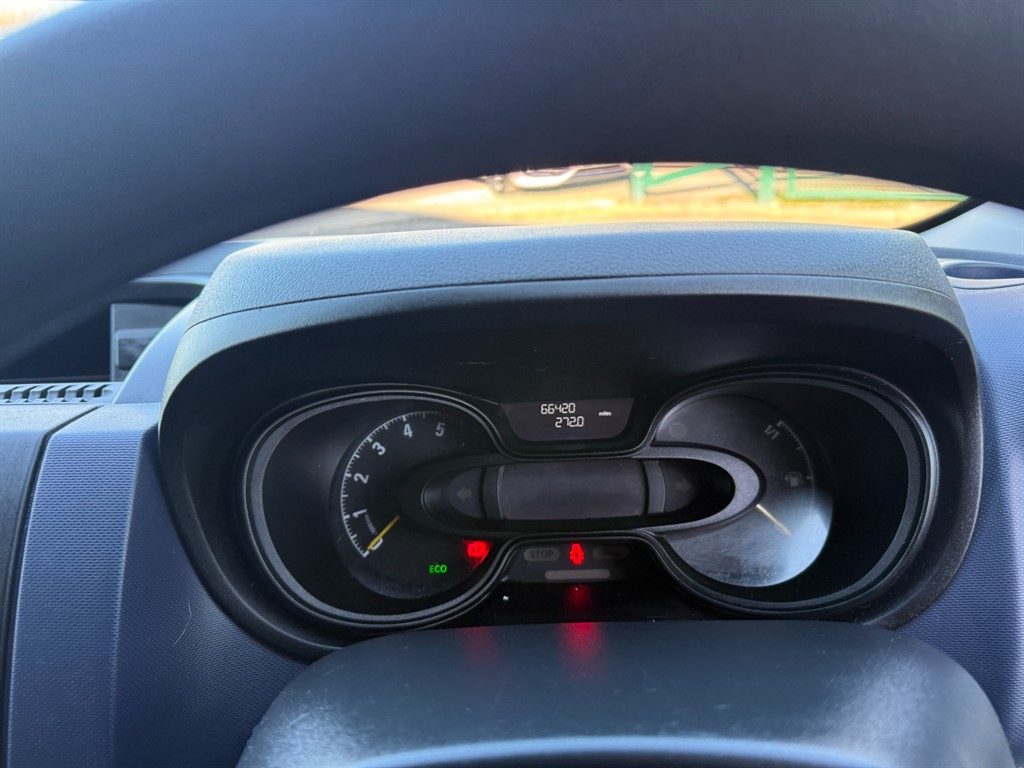 Used Vauxhall Vivaro 2015 for sale - 77950997: Photo 16
