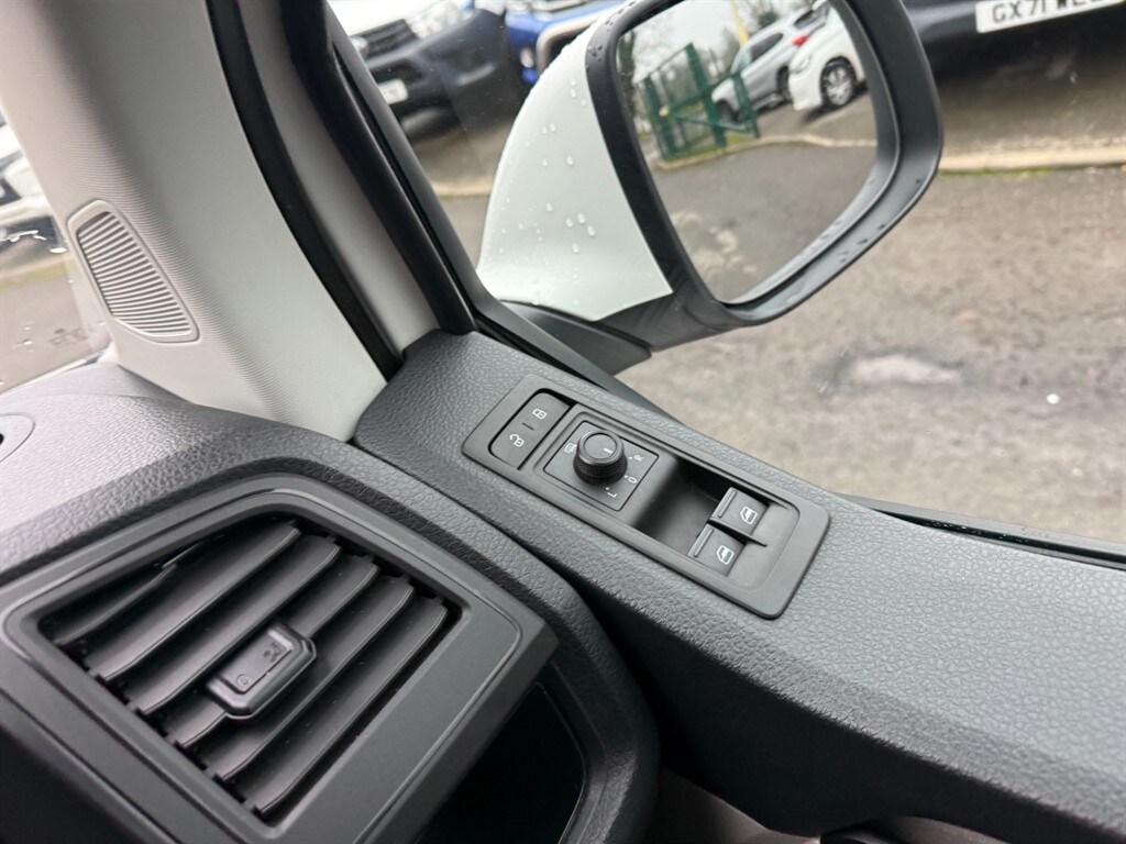 Used Volkswagen Transporter 2019 for sale - 77420681: Photo 17