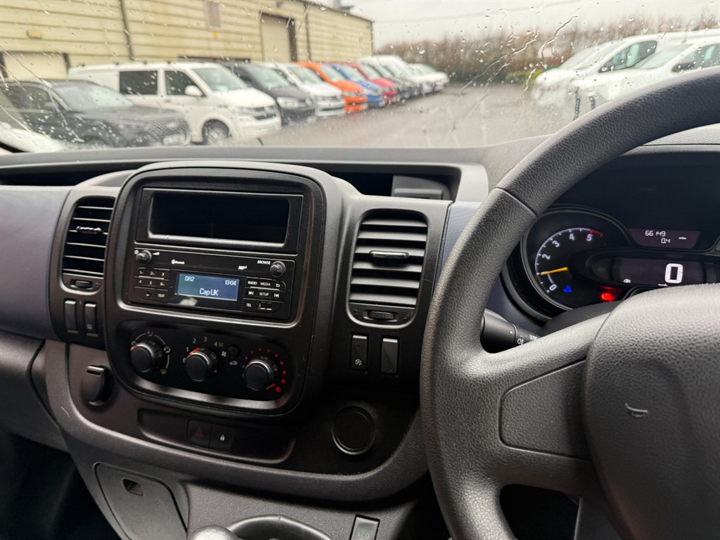 Used Vauxhall Vivaro 2015 for sale - 77198539: Photo 15