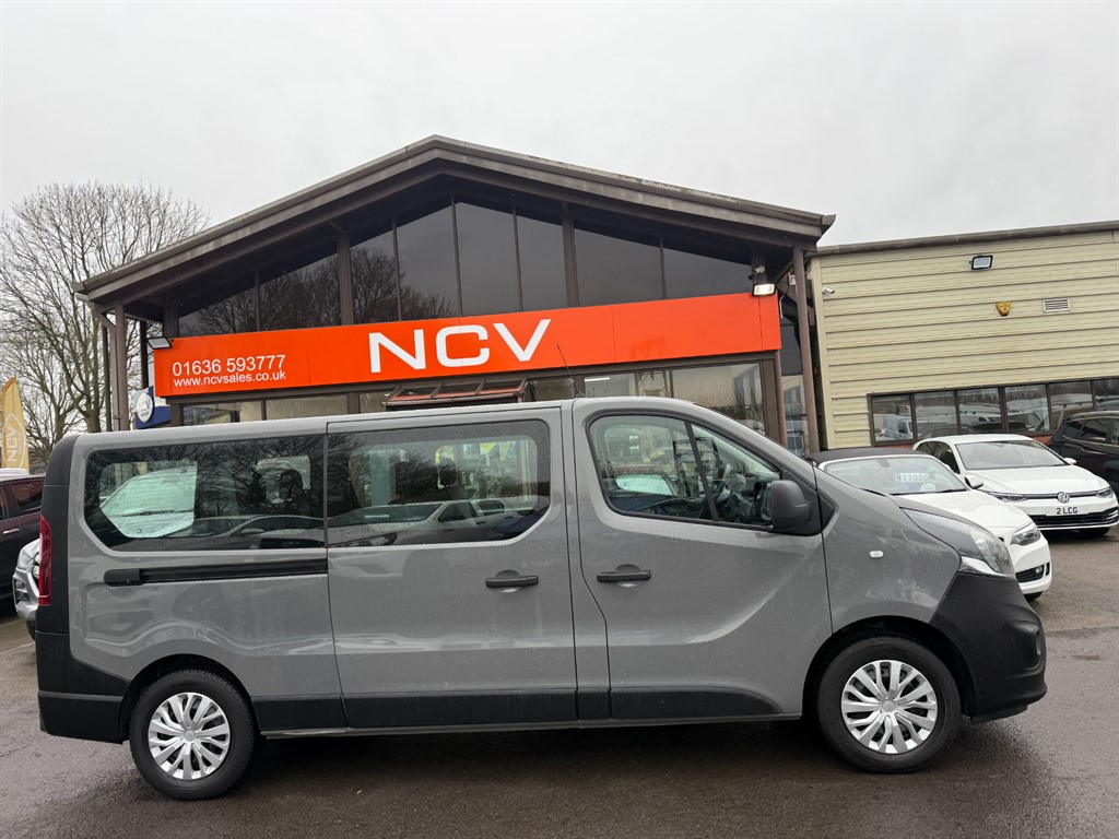 Used Vauxhall Vivaro 2015 for sale - 77198539: Photo 2