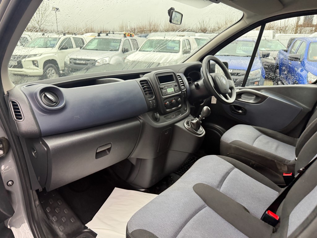 Used Vauxhall Vivaro 2015 for sale - 77198539: Photo 9