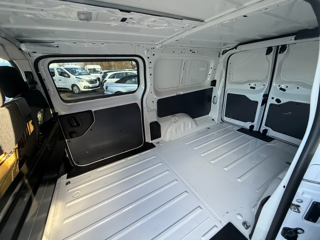 Used Vauxhall Vivaro 2023 for sale - 77134192: Photo 10
