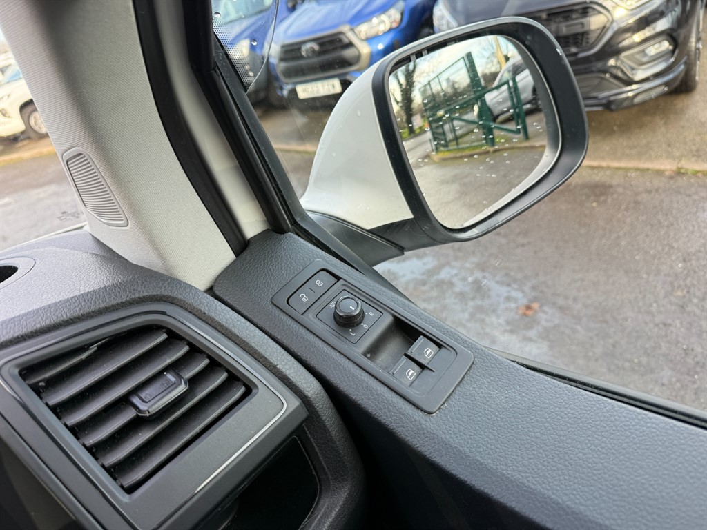 Used Volkswagen Transporter Shuttle 2018 for sale - 77127727: Photo 21