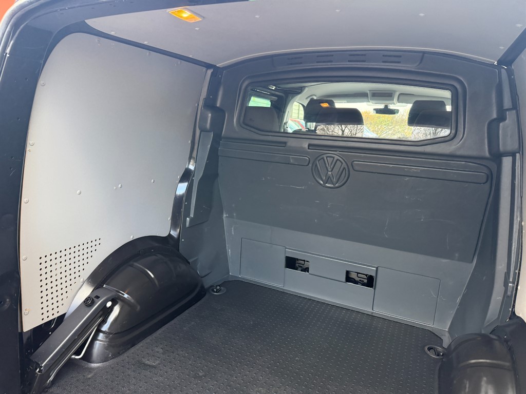 Used Volkswagen Transporter 2018 for sale - 76466655: Photo 12