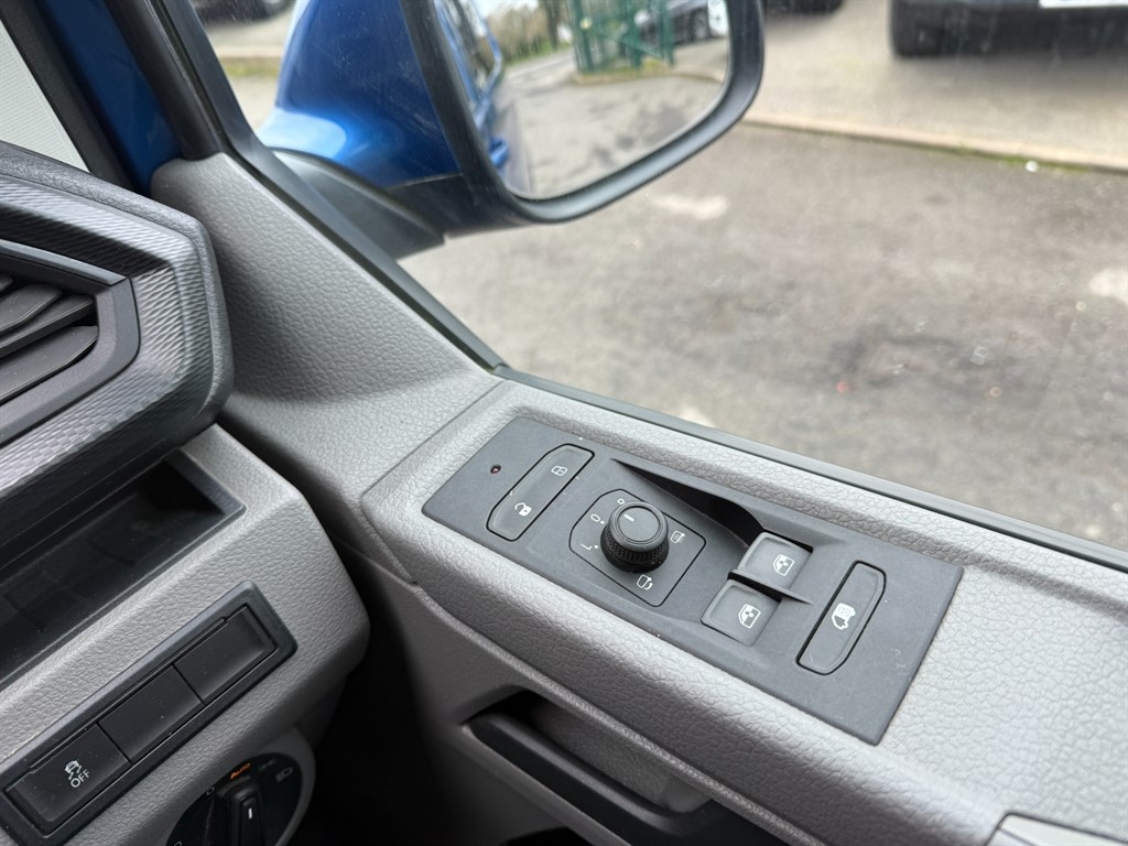 Used Volkswagen Transporter 2020 for sale - 77718300: Photo 20