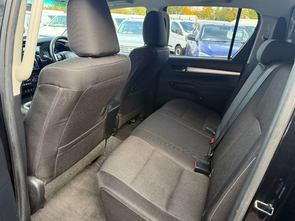 Used Toyota Hilux 2016 for sale - 76355326: Photo 12