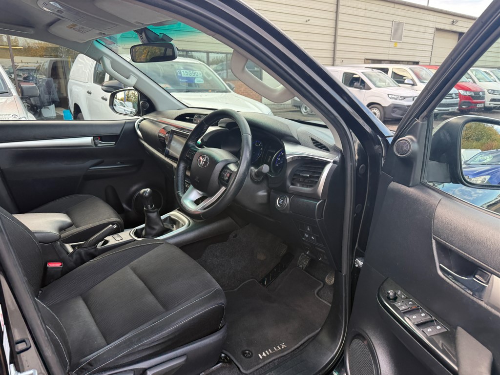 Used Toyota Hilux 2016 for sale - 76355326: Photo 16