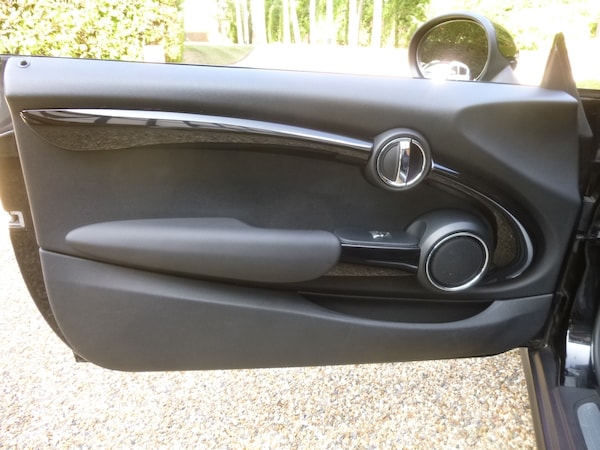 Used MINI Convertible 2016 for sale - 75539147: Photo 28