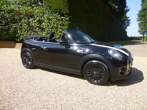 Used MINI Convertible 2016 for sale - 75539147: Photo 2