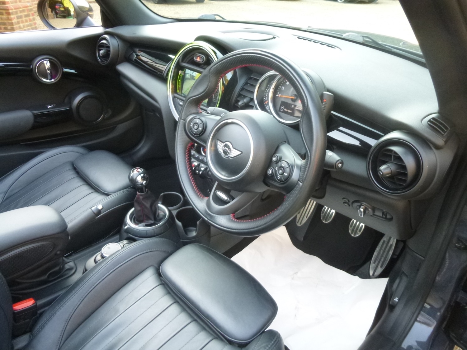 Used MINI Convertible 2016 for sale - 77951637: Photo 22