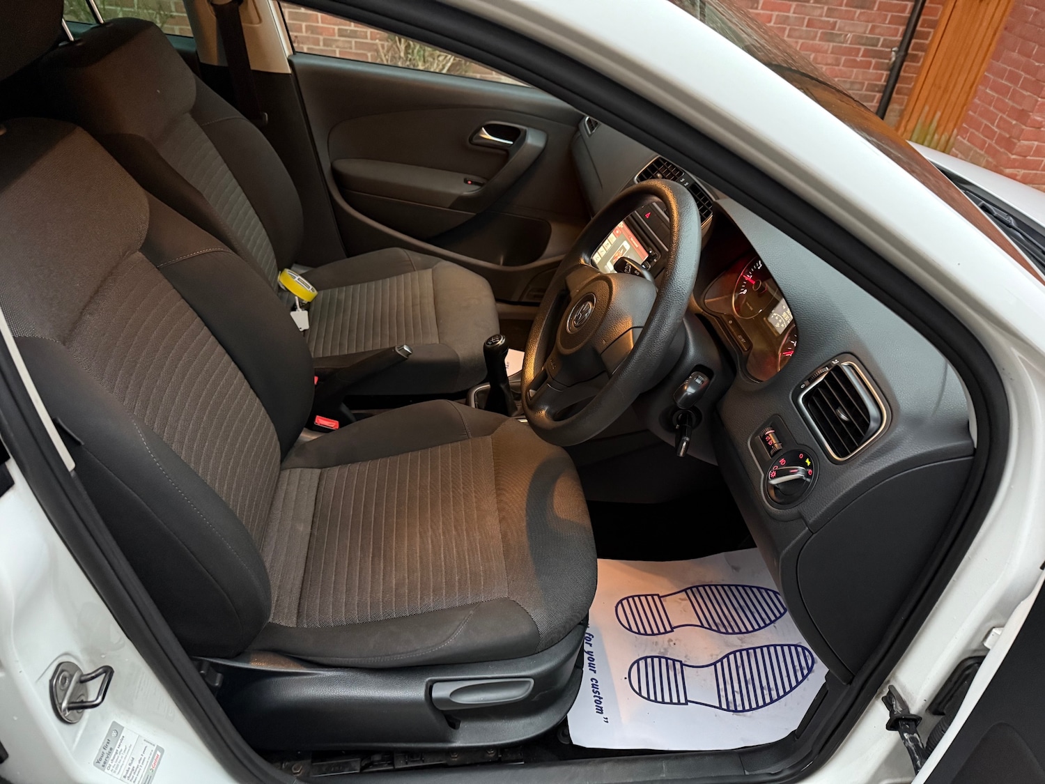 Used Volkswagen Polo 2010 for sale - 76974751: Photo 14