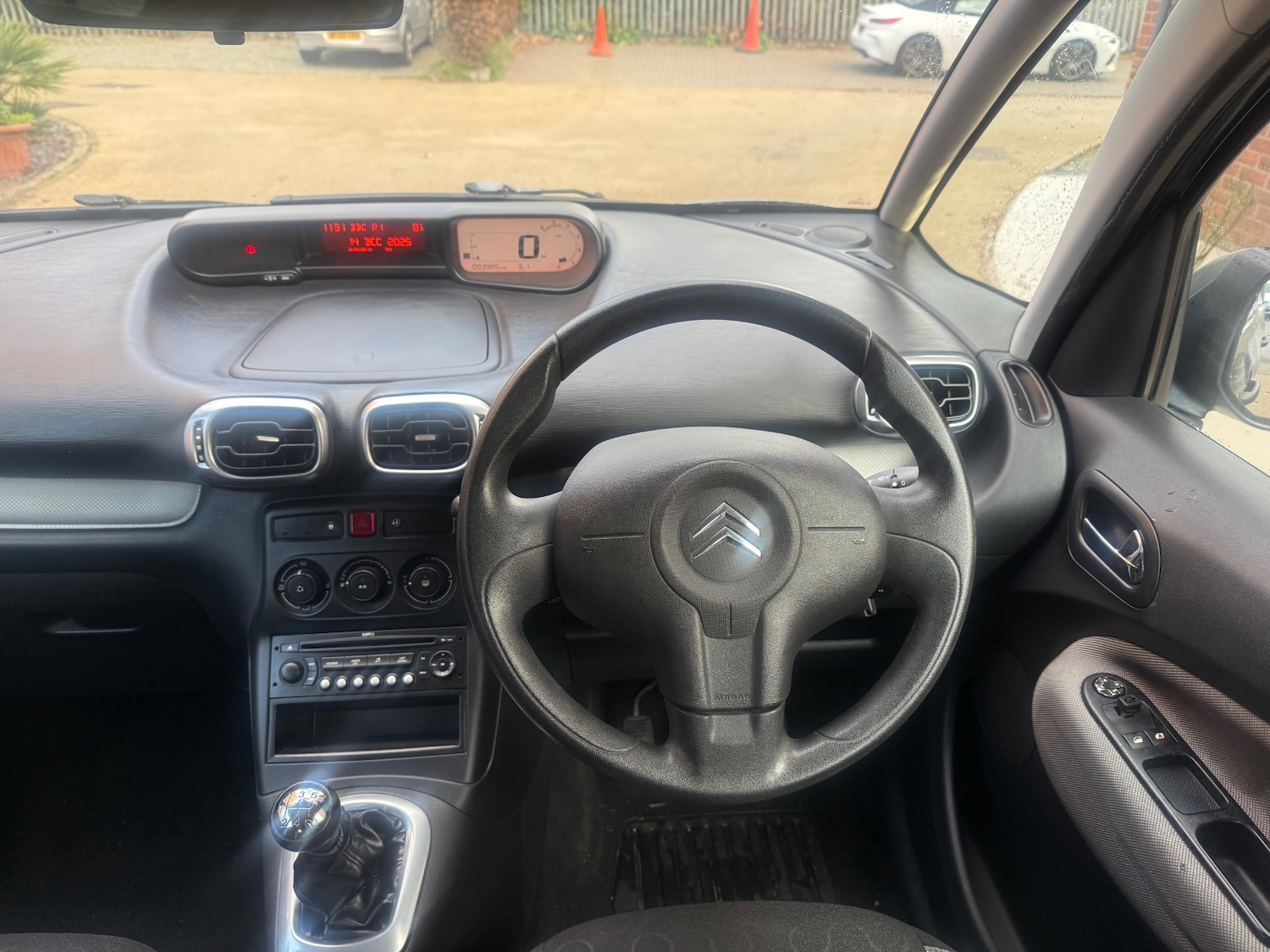 Used Citroen C3 Picasso 2009 for sale - 76947125: Photo 16