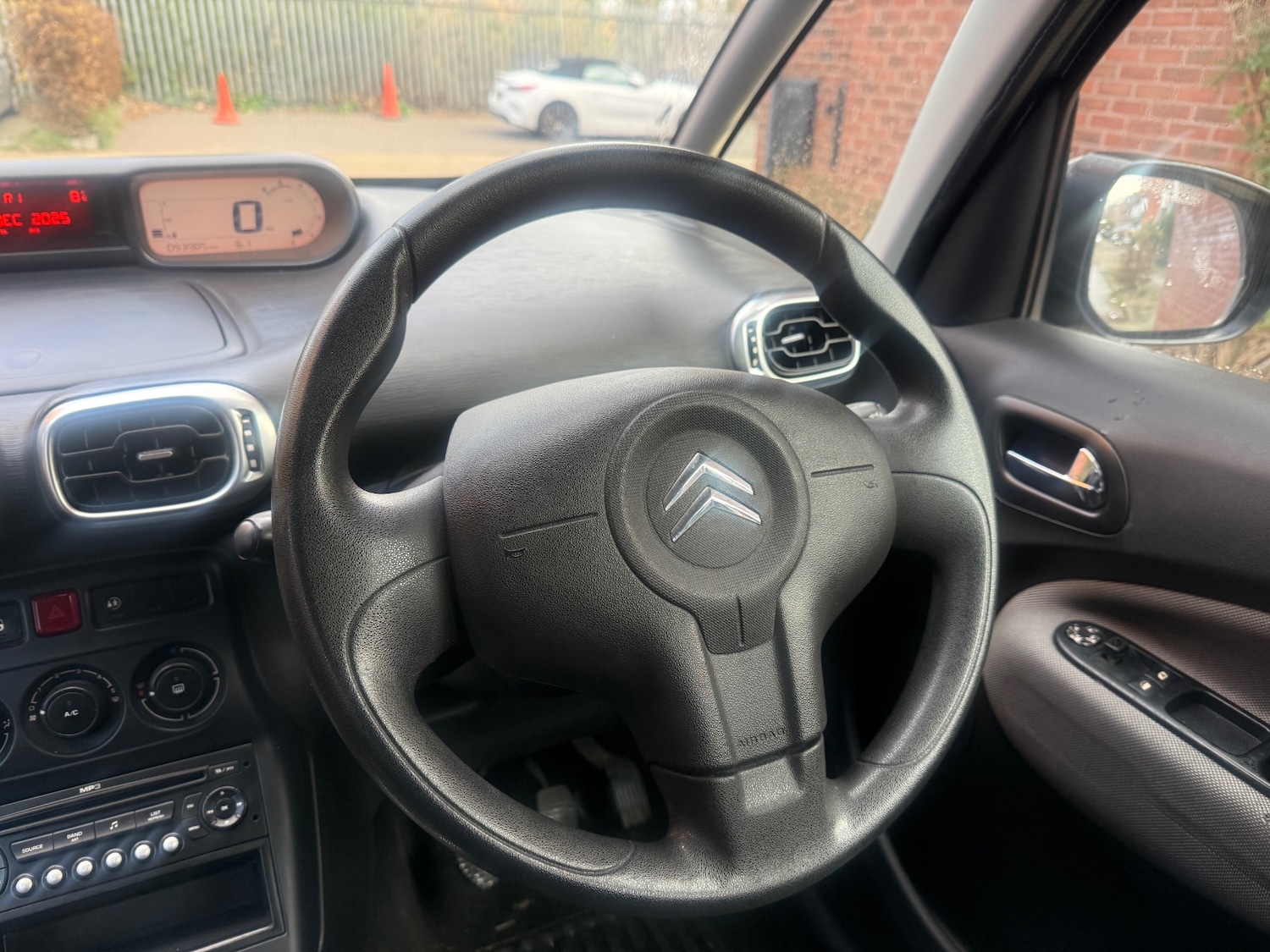 Used Citroen C3 Picasso 2009 for sale - 76947125: Photo 18